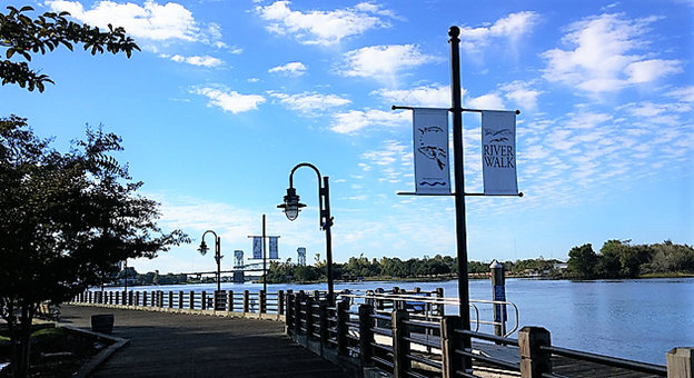 Romantic-Stroll-Wilmington-Riverwalk